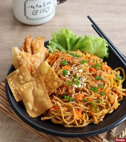 Mie pedas